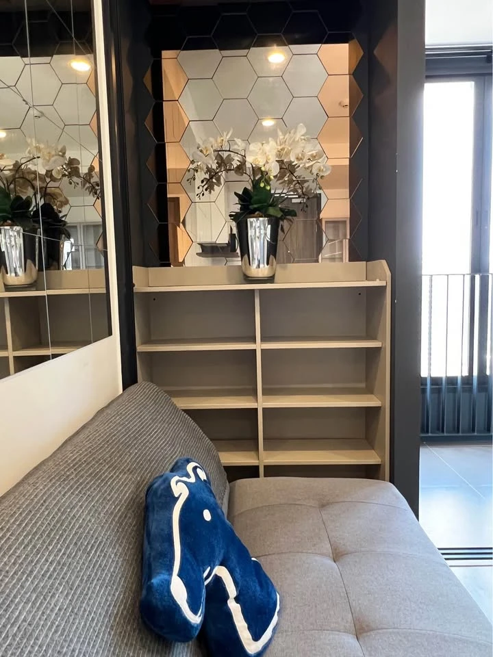 For rent: Ideo Mobi Asoke, 32nd floor, open view, front of the project, room facing Makkasan Park, fully furnished, ready to move in