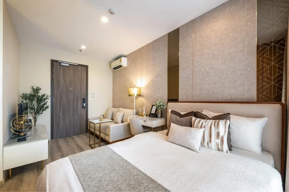 For rent: Ideo Mobi Asoke, ready to move in, fully furnished, great deal like this, hurry and book now before you miss out!!!