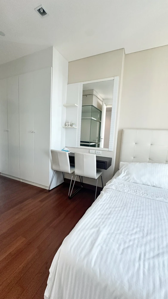 For rent: Ivy Thonglor, a room on a very high floor with a lot of usable space. You can't miss this opportunity to reserve it.