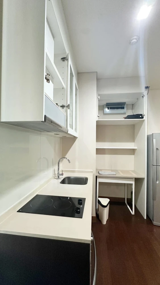 For rent: Ivy Thonglor, a room on a very high floor with a lot of usable space. You can't miss this opportunity to reserve it.