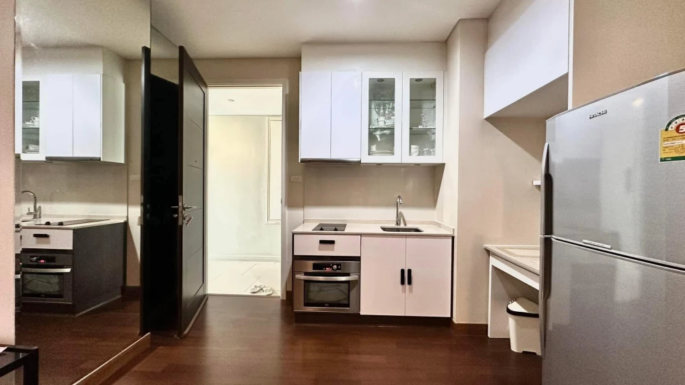 For rent: Ivy Thonglor, a room on a very high floor with a lot of usable space. You can't miss this opportunity to reserve it.