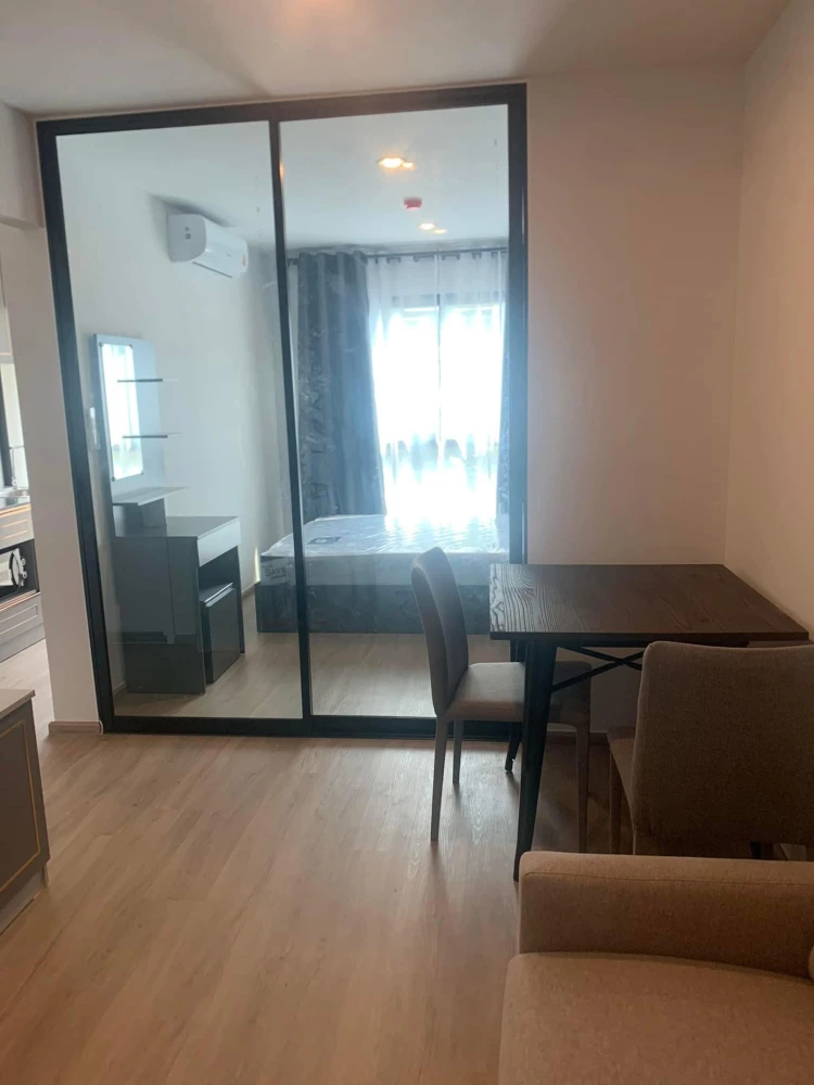 For rent: Hi Rise Ratchayothin Station, 2nd floor, fully furnished room, nice to live in. If interested, hurry and reserve now. Don't wait.