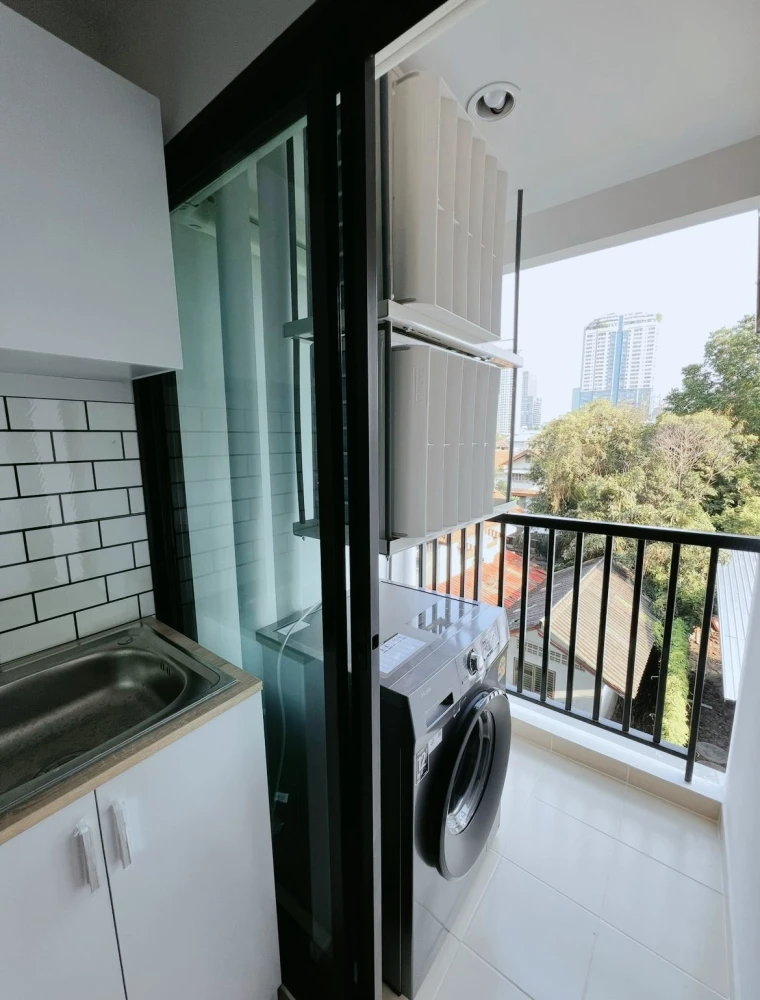 For rent: High-rise Ratchayothin Station condo. Ready to move in, fully furnished, complete amenities. Book now!