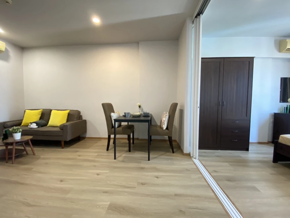 For rent: Hive Taksin, high floor room, fully furnished, affordable price, reserve now!