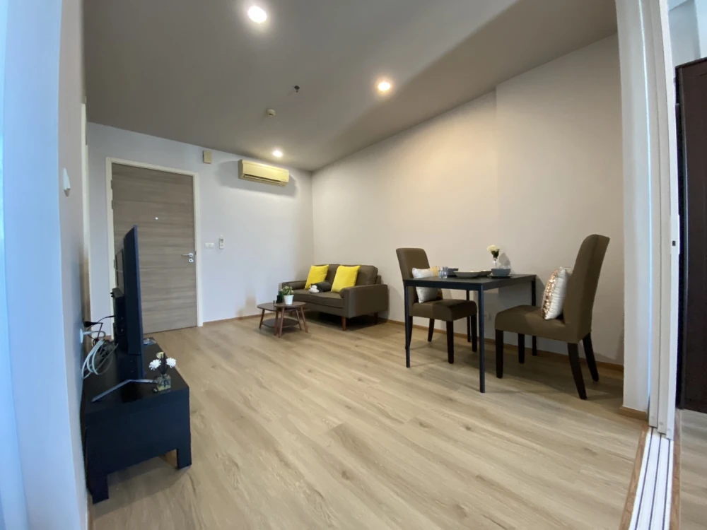 For rent: Hive Taksin, high floor room, fully furnished, affordable price, reserve now!