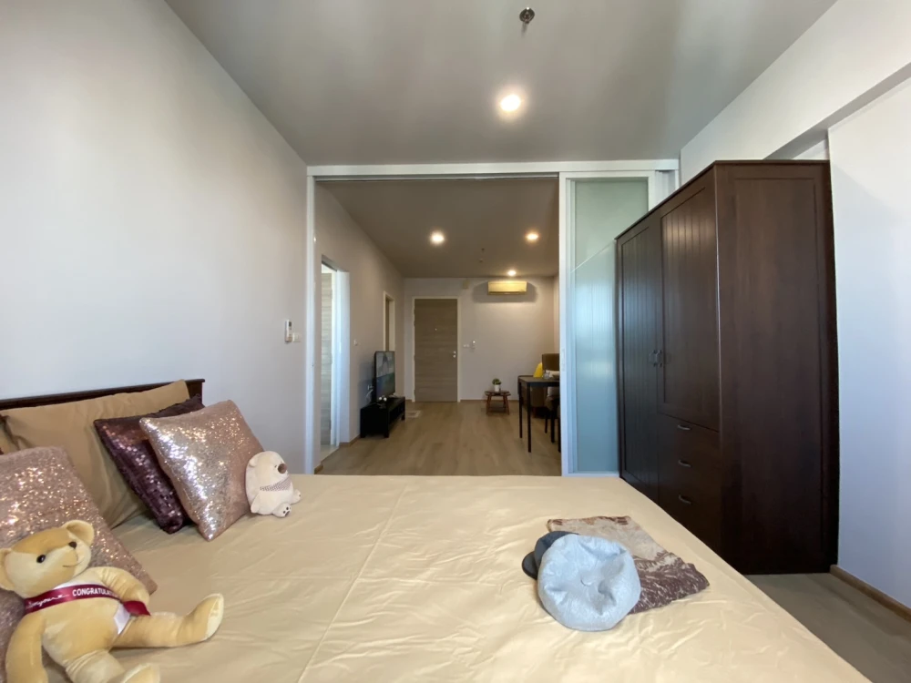 For rent: Hive Taksin, high floor room, fully furnished, affordable price, reserve now!