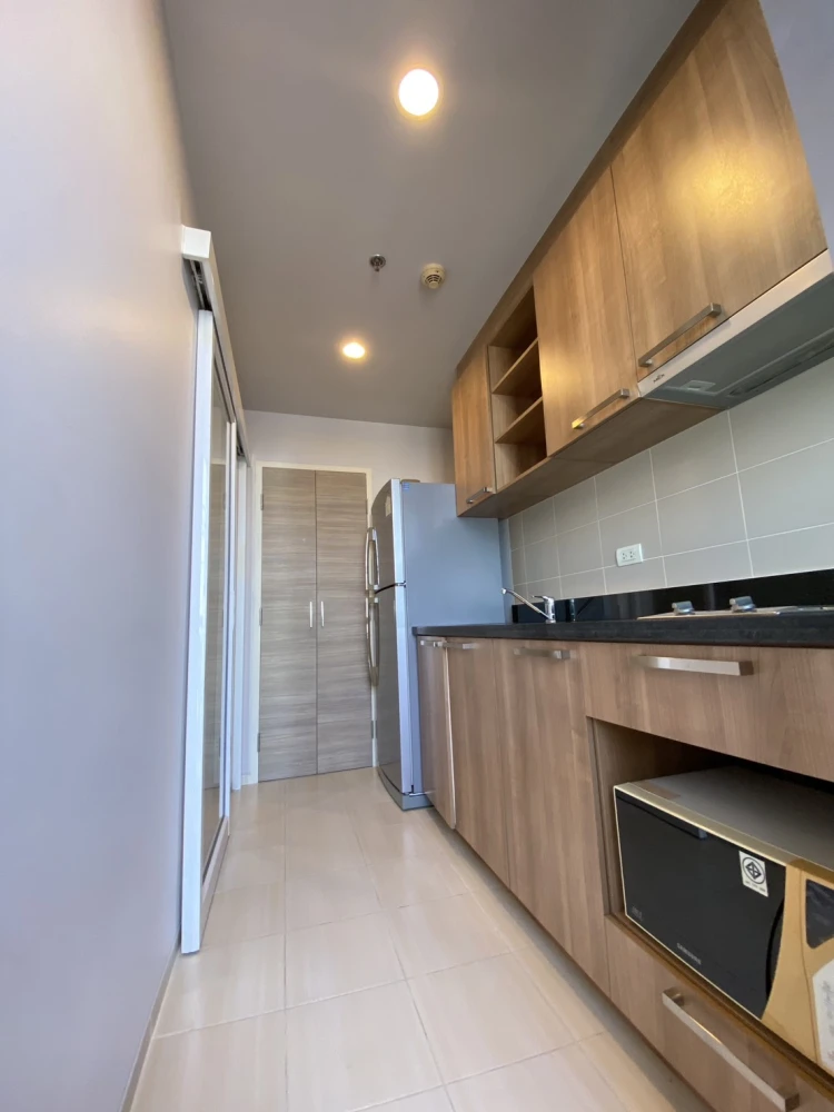 For rent: Hive Taksin, high floor room, fully furnished, affordable price, reserve now!