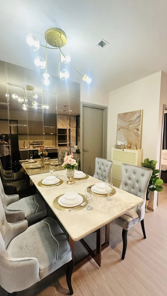 For rent: Life Asoke Hype, Makkasan Expressway view, cool breeze, no blockage, beautiful built-in decoration throughout the room. Reserve now, get it
