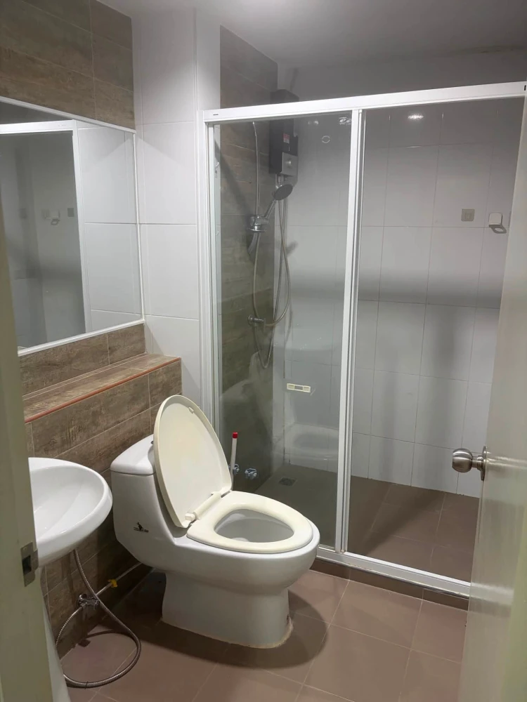 ให้เช่าRegent Orchid Talad Plu ห้องมุม ชั้น 5 วิวโล่ง ห้องแต่งครบ สนใจจองเลย