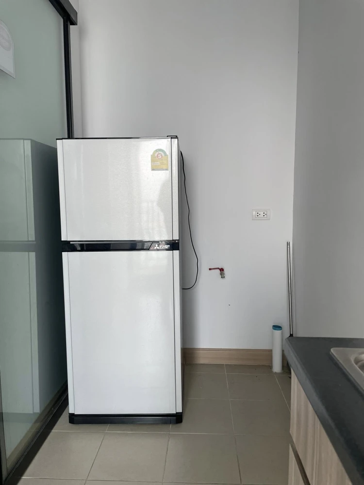 For rent: Supalai Loft Prajadhipok-Wongwian Yai. Stunning views, including Wat Phra Kaew and Icon Siam. Corner unit, 18th floor. Book now!