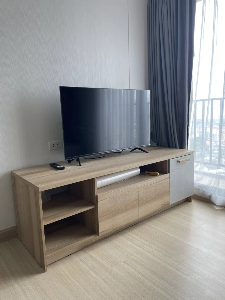 For rent: Supalai Loft Prajadhipok-Wongwian Yai. Stunning views, including Wat Phra Kaew and Icon Siam. Corner unit, 18th floor. Book now!