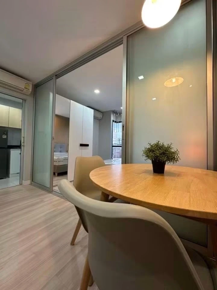 For rent: The Green Condo, 3rd floor, unit 5, pool view, fully furnished, very livable. Book now! (Quickly!)