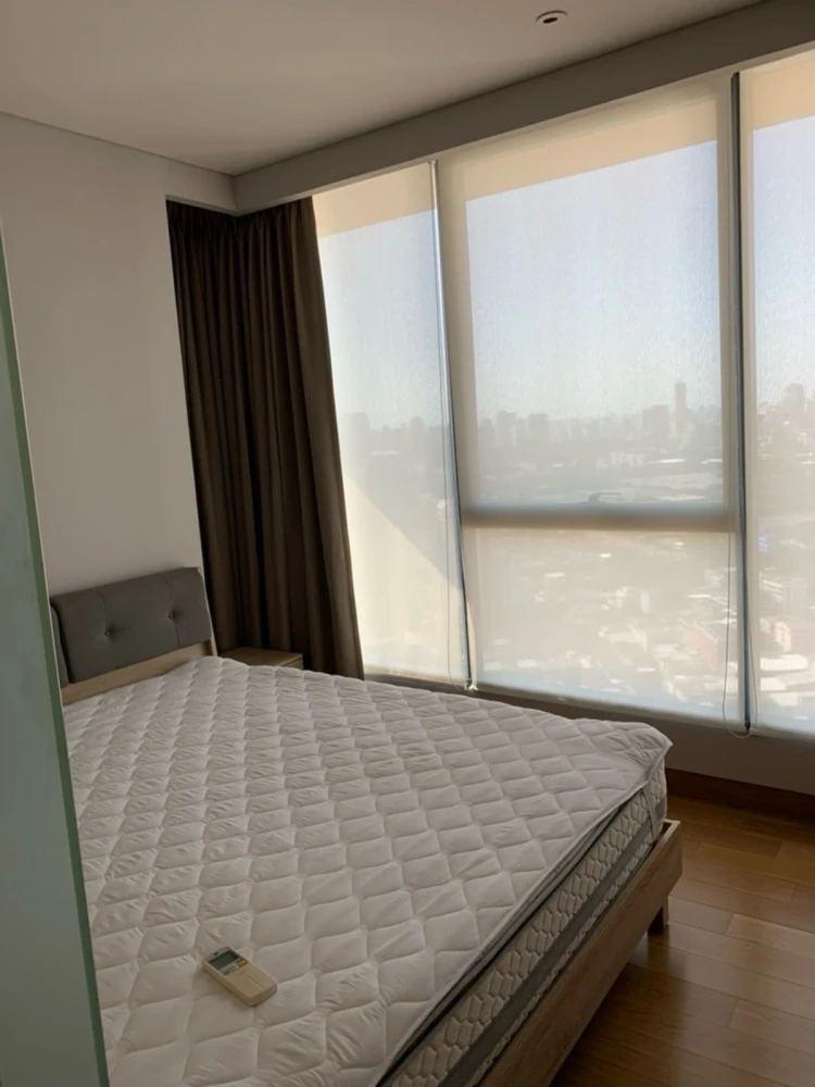For rent: The Lumpini 24, 35th floor, corner room, fully furnished, nice to live in, reserve now, don't delay.