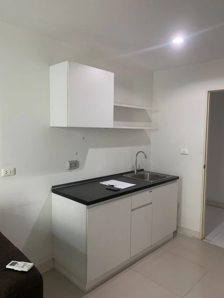 For rent/sale 𝑪𝒐𝒏𝒅𝒐 𝑳𝒆𝒗𝒐 𝟐 𝑳𝒂𝒅𝒑𝒓𝒂𝒐 𝟏𝟖 Spacious and comfortable room, decorated in clean white tones. Reserve now before the room ru