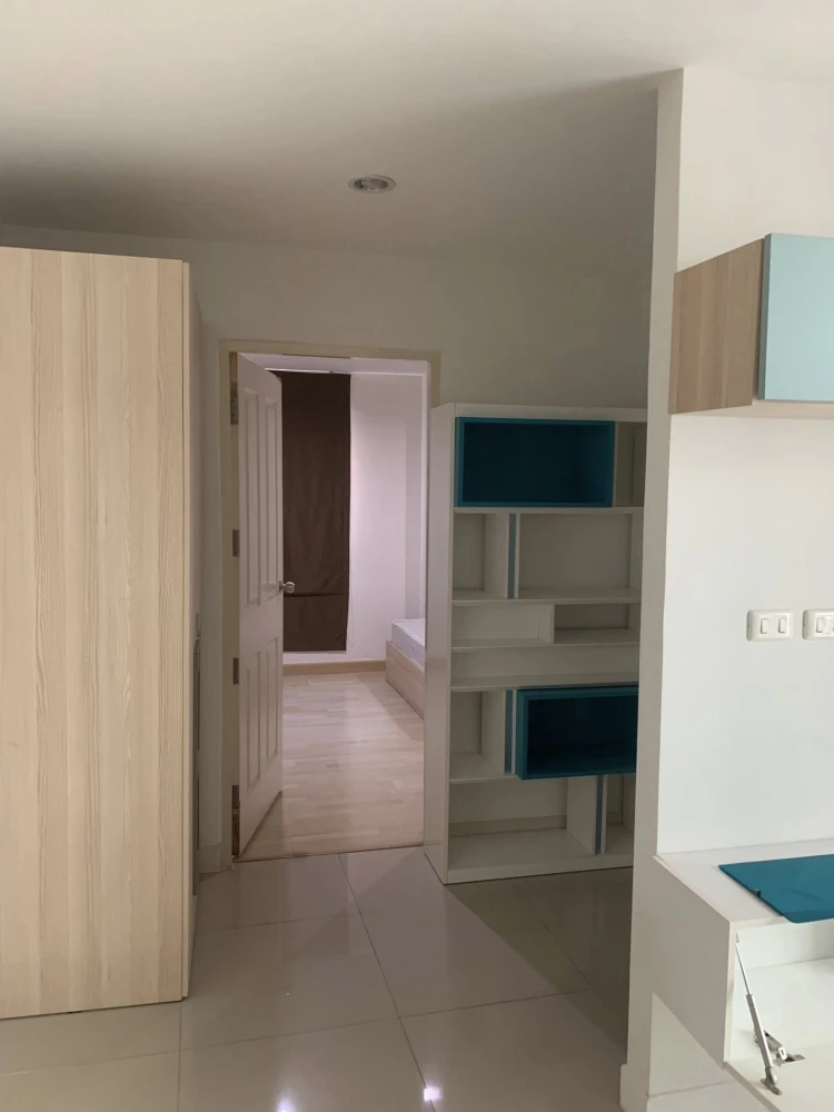 For rent/sale 𝑪𝒐𝒏𝒅𝒐 𝑳𝒆𝒗𝒐 𝟐 𝑳𝒂𝒅𝒑𝒓𝒂𝒐 𝟏𝟖 Spacious and comfortable room, decorated in clean white tones. Reserve now before the room ru