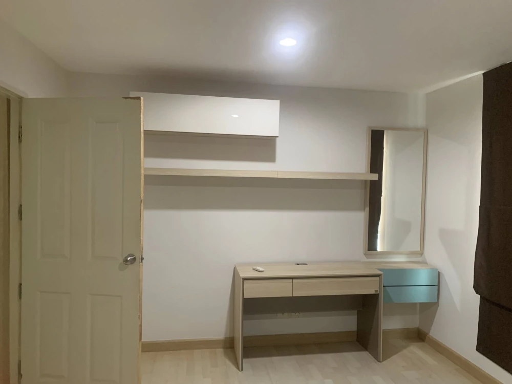 For rent/sale 𝑪𝒐𝒏𝒅𝒐 𝑳𝒆𝒗𝒐 𝟐 𝑳𝒂𝒅𝒑𝒓𝒂𝒐 𝟏𝟖 Spacious and comfortable room, decorated in clean white tones. Reserve now before the room ru