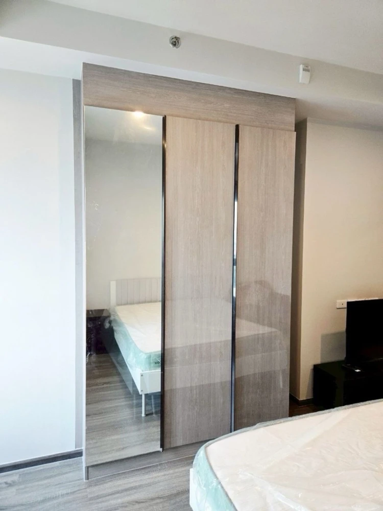 Condo for rent at Ideo Ramkhamhaeng - Lam Sali Station, 20th floor. View of the BTS and city. Best price! Book now, don't miss out!