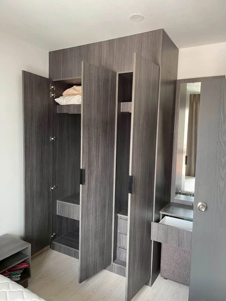 Condo for rent: Elio Del Nest, corner unit, private, 8th floor, Building F, city view, fully furnished. Book now!