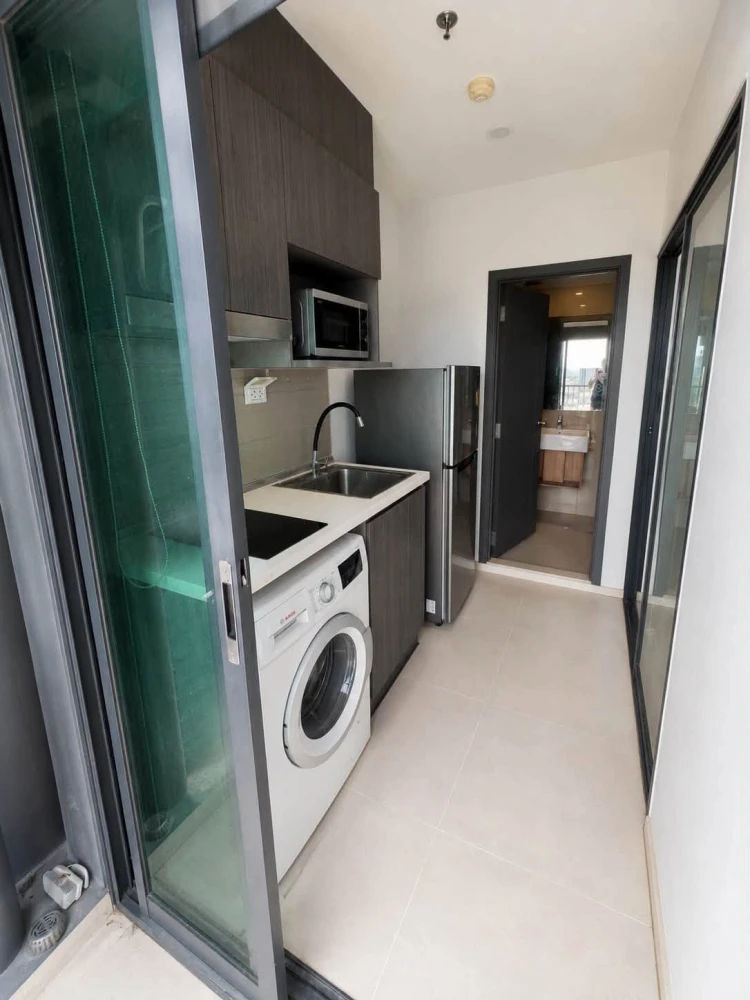 Condo for rent at Elio Del Nest. Corner unit, private, clearly defined zones, convenient and complete amenities. Book now!