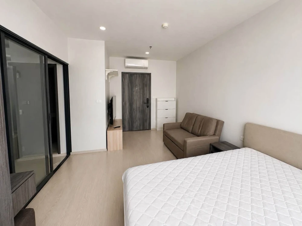 Condo for rent at Elio Del Nest. Corner unit, private, clearly defined zones, convenient and complete amenities. Book now!