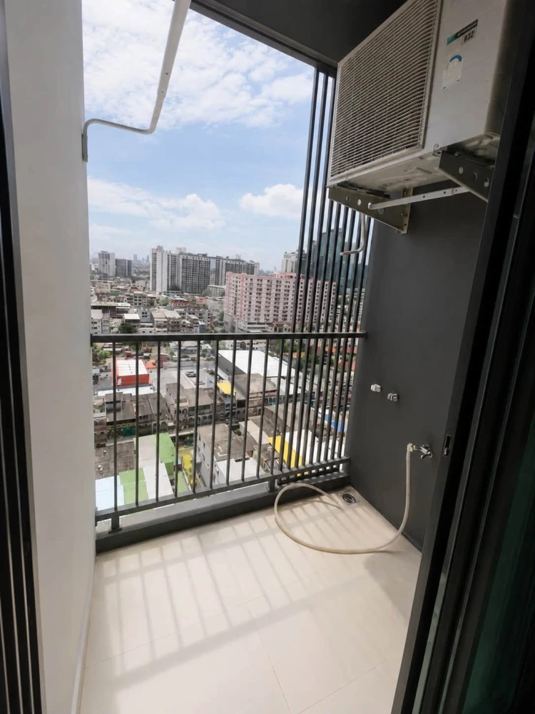 Condo for rent at Elio Del Nest. Corner unit, private, clearly defined zones, convenient and complete amenities. Book now!