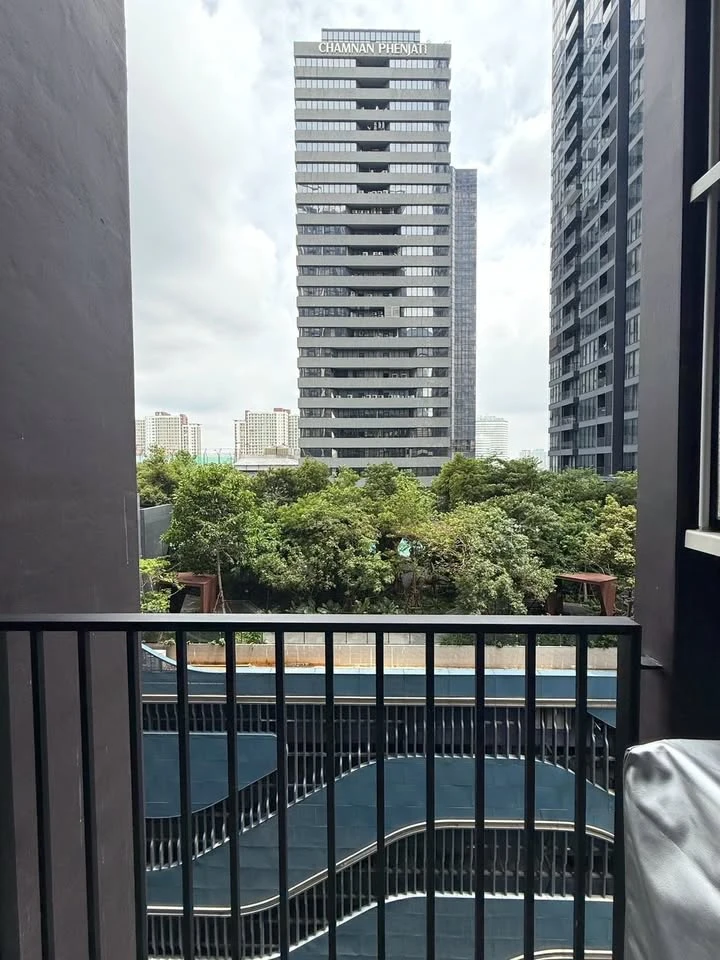Condo for rent: 𝐍𝐮𝐞 𝐃𝐢𝐬𝐭𝐫𝐢𝐜𝐭 𝐑𝟗, a fully furnished room with complete electrical appliances. Come and reserve it now, don't miss out!