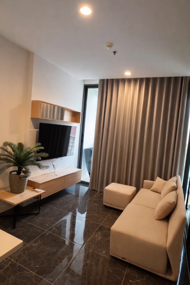 Condo for rent: Bright Wongwian Yai. Nice room, fully furnished with appliances. Just bring your belongings and move in! Don't miss out!
