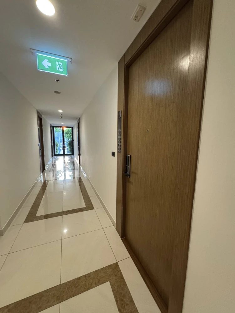 Condo for rent: Bright Wongwian Yai. Nice room, fully furnished with appliances. Just bring your belongings and move in! Don't miss out!