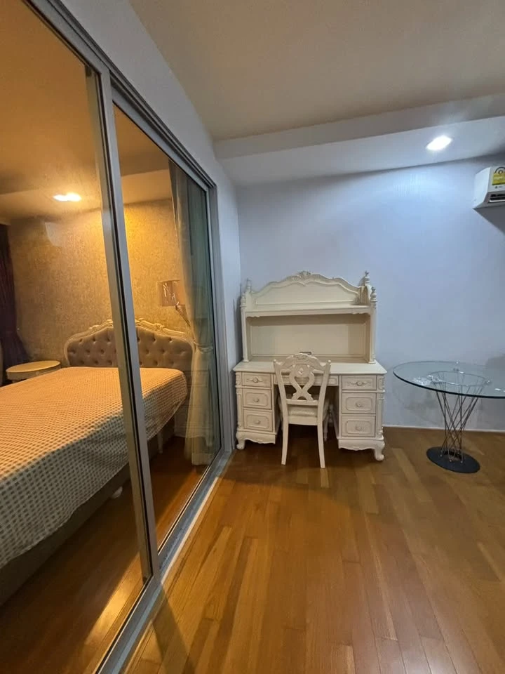 Condo for rent: Abstracts Phahonyothin Park. The room is partitioned into sections, perfectly divided into zones. Great value. Come reserve before you