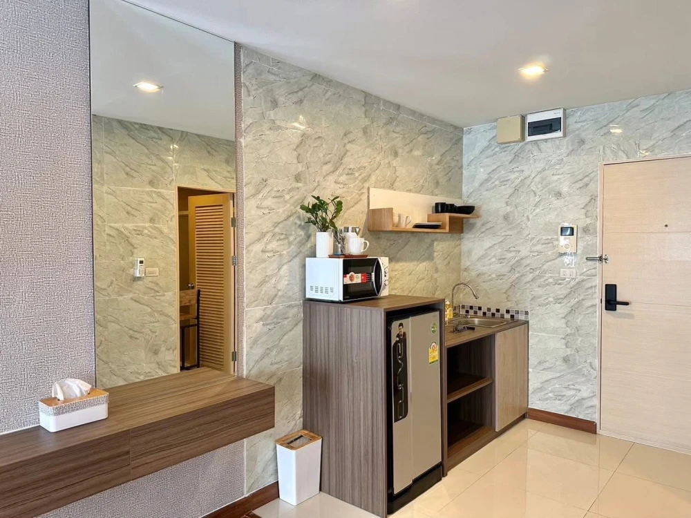 Condo for rent at Airlink Residence, Rom Klao. Nicely decorated unit with complete amenities. Don't miss out!