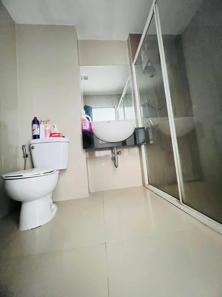Condo for rent at Airlink Residence. Spacious rooms with ample living space and complete amenities. Book now, don't miss out!