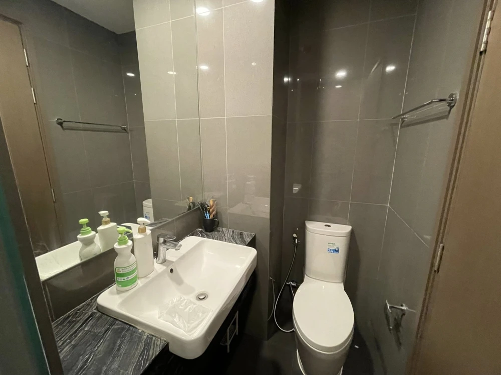 Condo for rent: Ashton Chula–Silom, studio unit, 14th floor, high floor with stunning views, fully furnished. Book now, don't miss out!