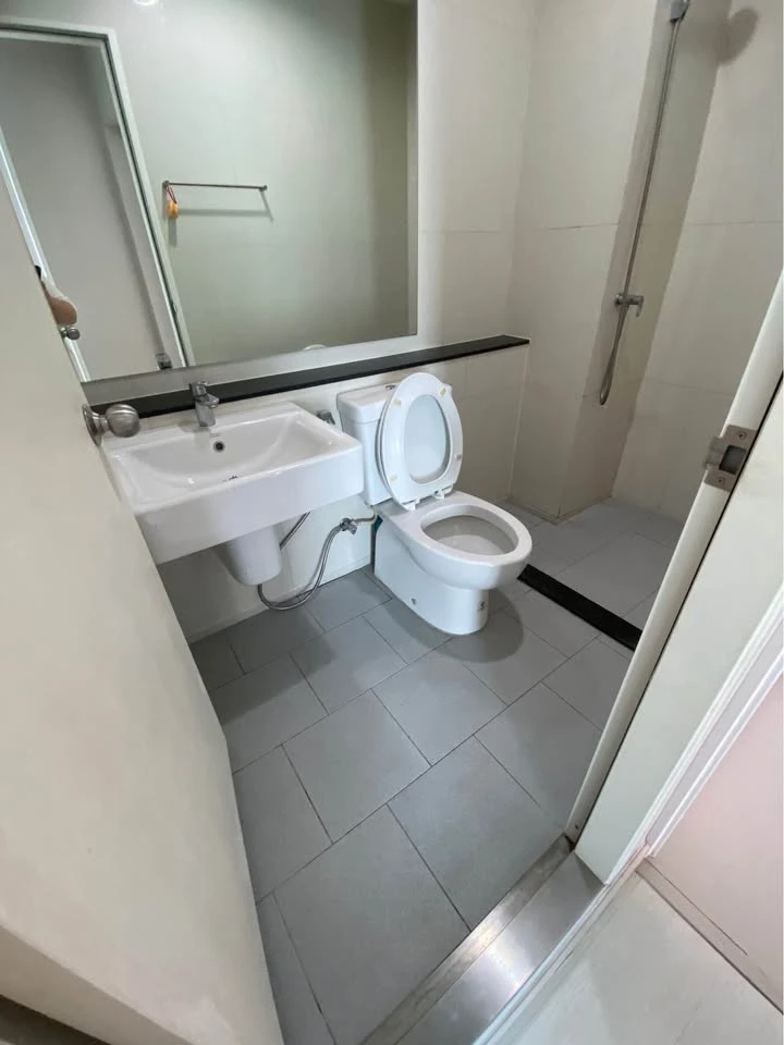 For rent!! Condo Aspire Erawan, 28th floor, Building B, fully furnished, good price, just bring your bags and move in!!