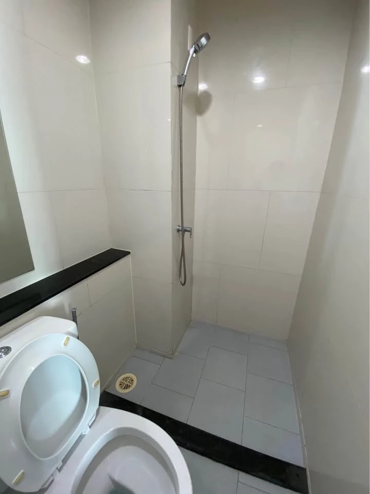 For rent!! Condo Aspire Erawan, 28th floor, Building B, fully furnished, good price, just bring your bags and move in!!