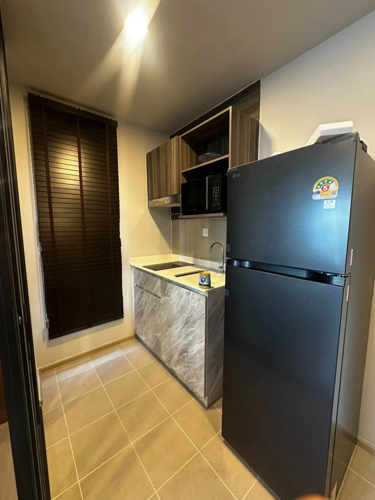 Condo for rent at Aspire Onnut Station. Tastefully decorated unit featuring high-quality built-in furniture and full amenities. Book yours today!