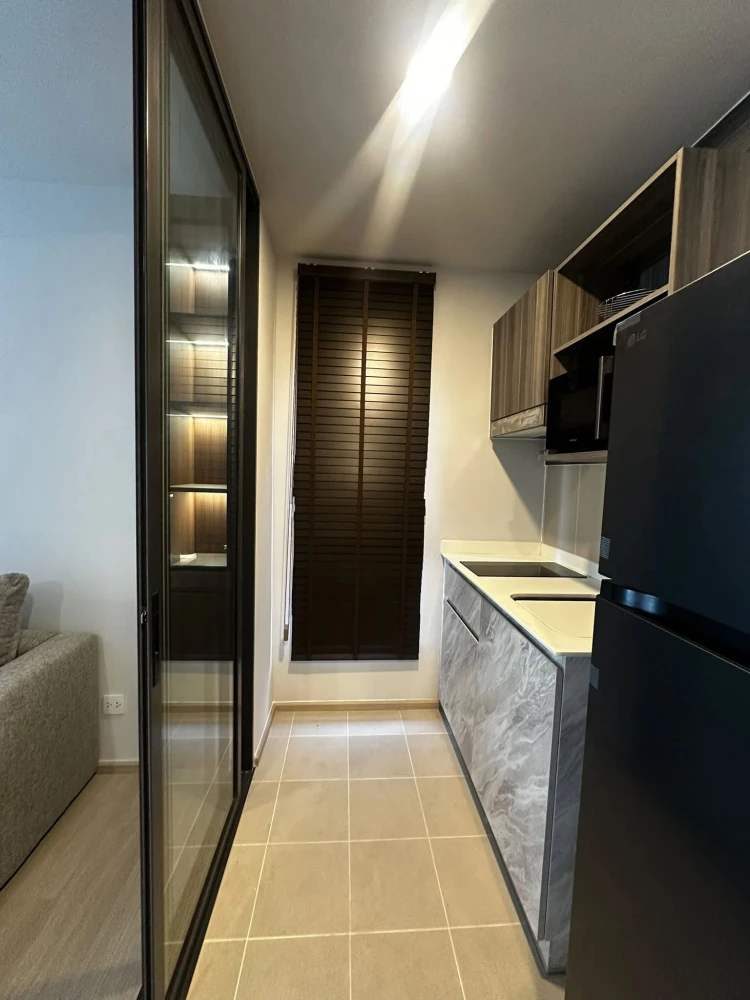Condo for rent at Aspire Onnut Station. Tastefully decorated unit featuring high-quality built-in furniture and full amenities. Book yours today!