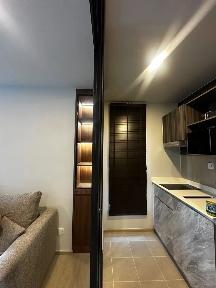 Condo for rent at Aspire Onnut Station. Tastefully decorated unit featuring high-quality built-in furniture and full amenities. Book yours today!