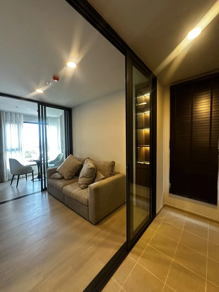 Condo for rent at Aspire Onnut Station. Tastefully decorated unit featuring high-quality built-in furniture and full amenities. Book yours today!