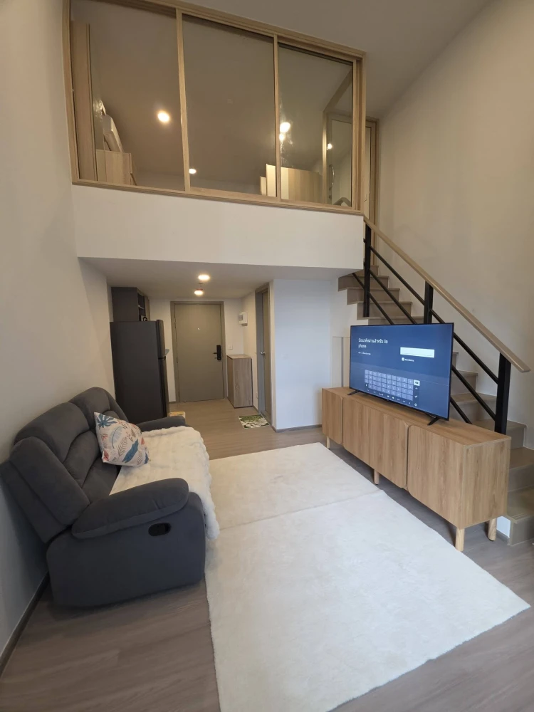 Condo for rent at Aspire Sukhumvit - Rama 4. Ready to move in, 32nd floor with great views. Convenient and fully furnished. Book now!