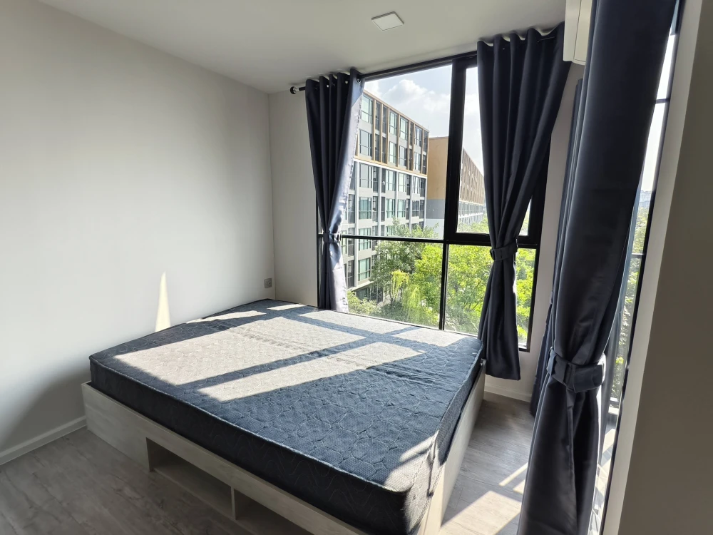 Condo for rent at Atmoz Tropicana Bangna. Nice, well-partitioned unit with clear zone divisions. Book now, don't wait!