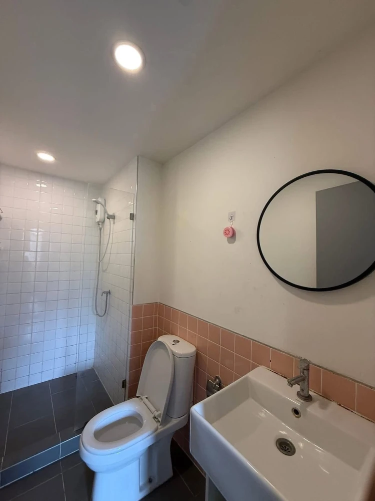 Condo for rent at Attitude BU. Nice room, fully furnished with appliances. Amazing price! Don't miss out!
