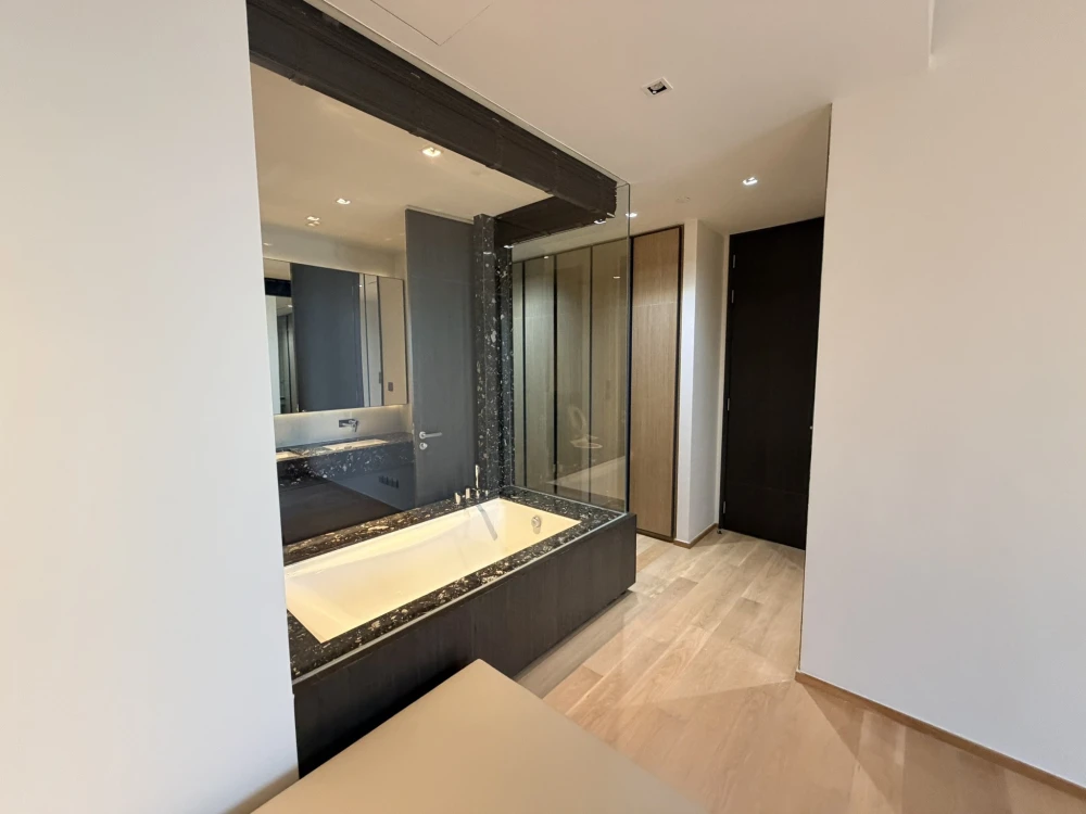 Condo for rent: BEATNIQ Sukhumvit 32. Large room, comfortable living, lots of usable space, fully furnished, ready to move in. You must hurry to reser