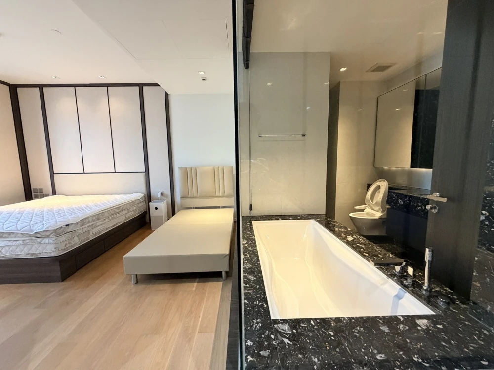 Condo for rent: BEATNIQ Sukhumvit 32. Large room, comfortable living, lots of usable space, fully furnished, ready to move in. You must hurry to reser