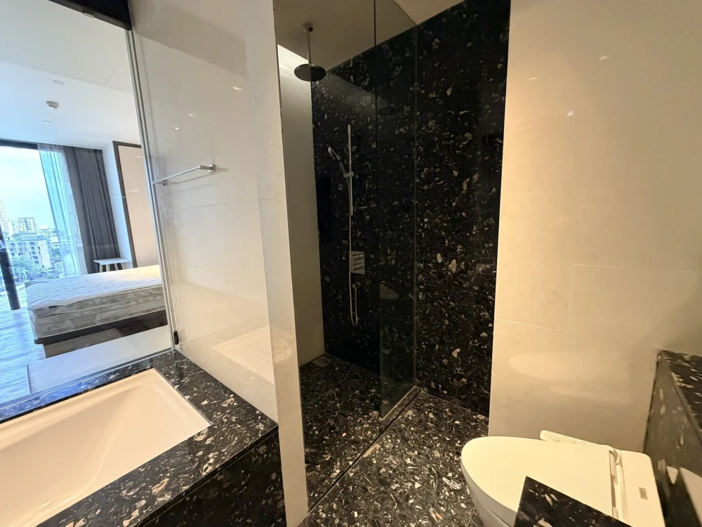 Condo for rent: BEATNIQ Sukhumvit 32. Large room, comfortable living, lots of usable space, fully furnished, ready to move in. You must hurry to reser
