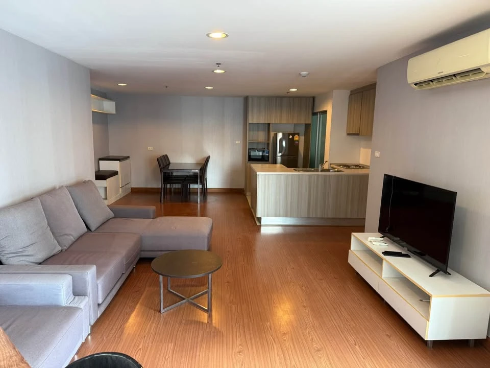 Condo for rent at Belle Grand Rama 9. Spacious room with complete amenities. Don't miss out!