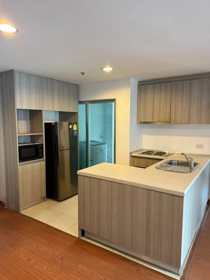 Condo for rent at Belle Grand Rama 9. Spacious room with complete amenities. Don't miss out!