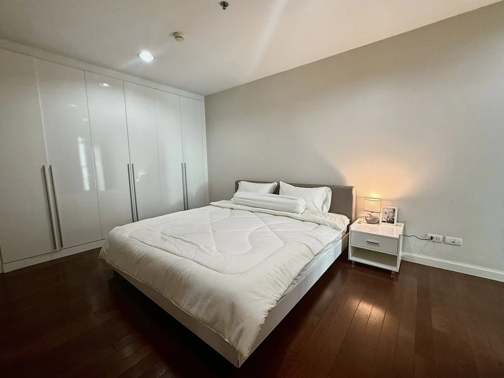 Condo for rent: Belle Grand Rama 9. Spacious room, plenty of usable space, great price. Come reserve today. Don't miss out! images