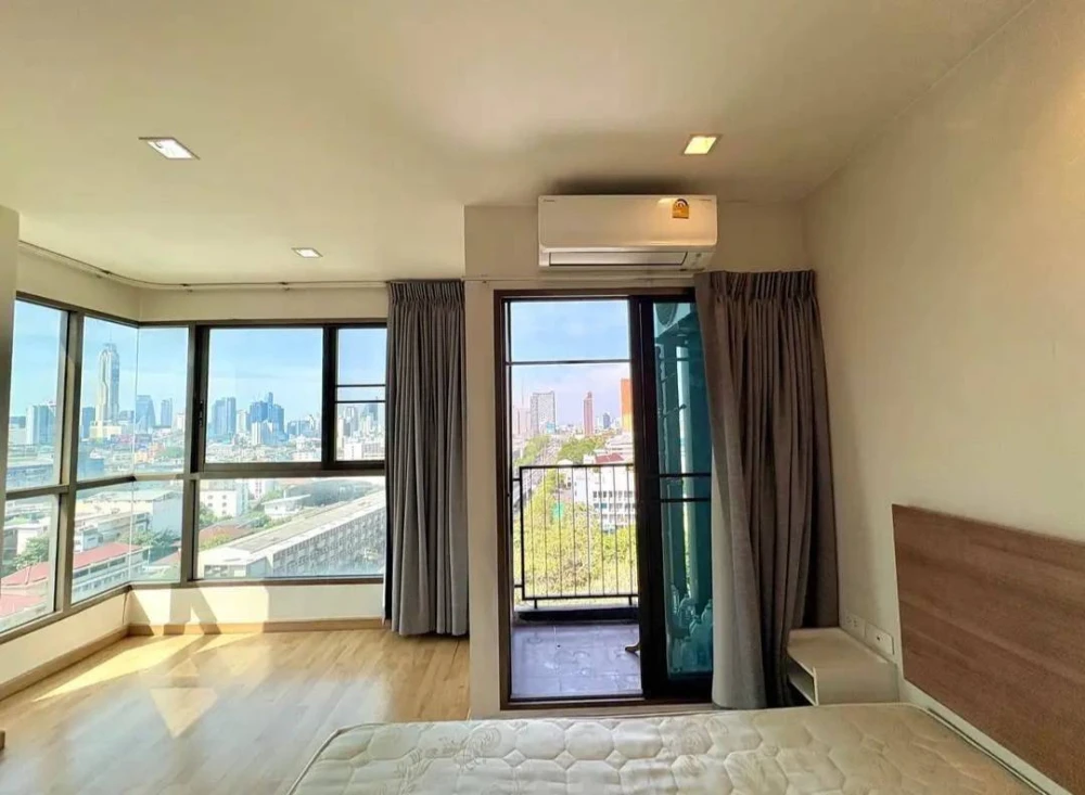 Condo for rent Casa Asoke Dindeang, 14th floor, corner room, Baiyoke building view, great price, hurry and reserve now.
