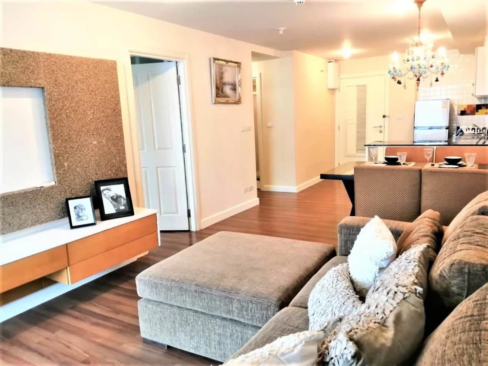 Condo for rent at Centric Scene Aree 2. Spacious and comfortable rooms with ample living space. Fully furnished with appliances. Book now!