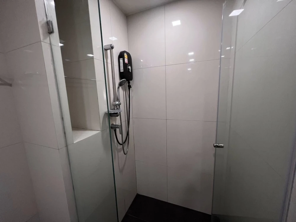 Condo for rent Chambers Onnut Station, a nice room, complete with furniture and electrical appliances. Hurry and reserve now, don't wait.